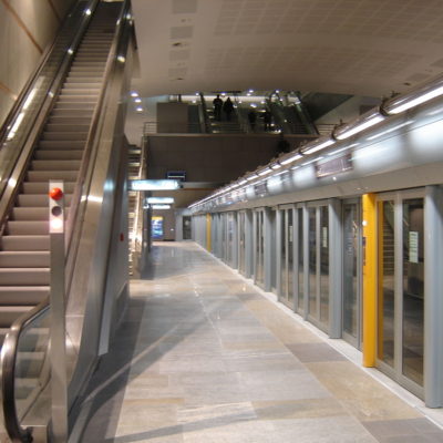 1200px-Metro_Torino_station_Fermi
